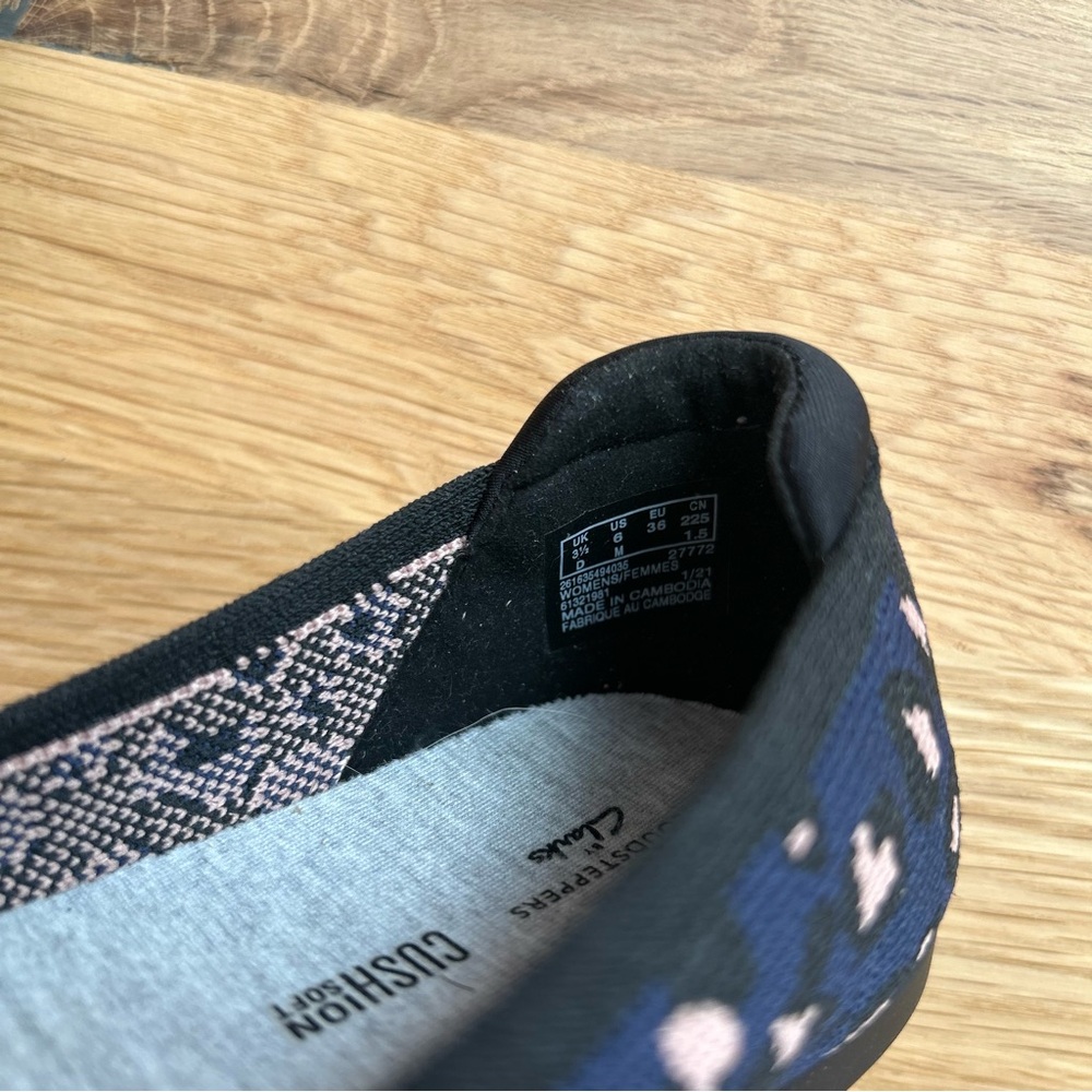 Clarks Cloud Steppers Cushion Animal Print Flat Shoes - Picture 4 of 5